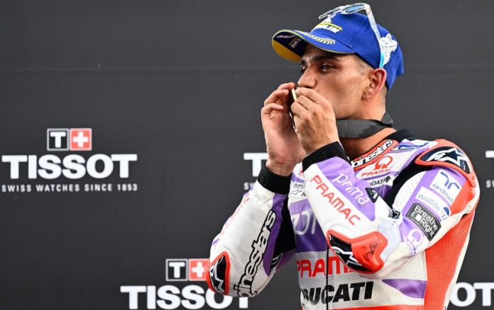 Pembalap Prima Pramac Racing, Jorge Martin raih kemenangan pada Sprint Race MotoGP Thailand 2023. (MotoGP)