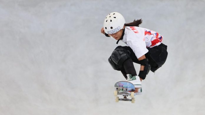 Atlet asal China berusia 11 tahun, Zheng Haohao menjadi peserta termuda dalam kejuaraan skateboard di Olimpiade Paris 2024. (Foto: Eurosport)