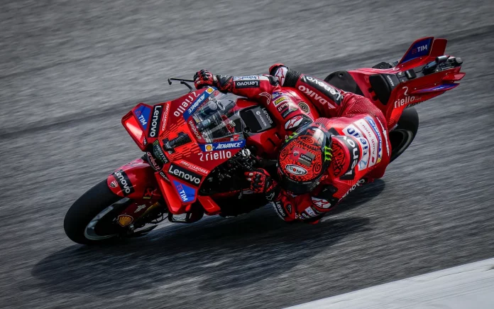 Francesco Bagnaia memperlihatkan dominasi yang jelas di sesi Practice MotoGP Austria 2024 dengan mencetak rekor lap baru 1:28,508. (Foto: MotoGP)