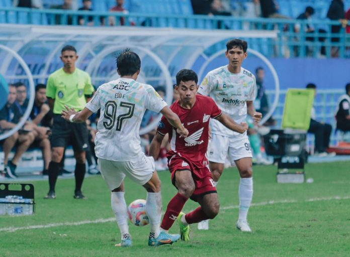 PSM Makassar vs Arema